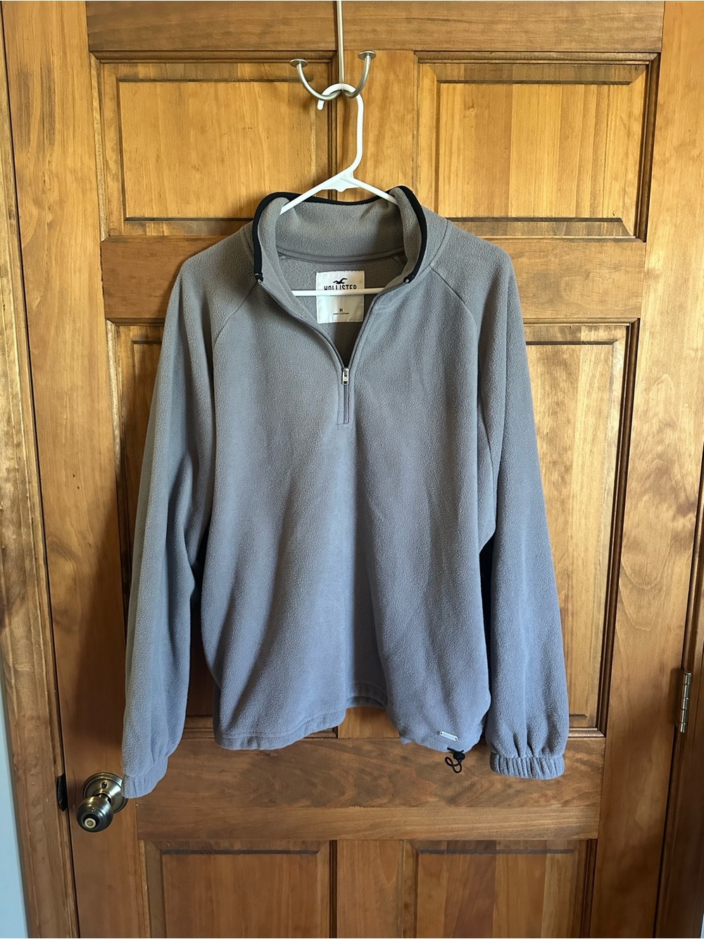 Hollister Men's Light Gray Half-Zip Fleece Pullover Size medium